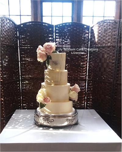 Rose Wedding Cake - Cake by Lily Blossom Cake Creations
