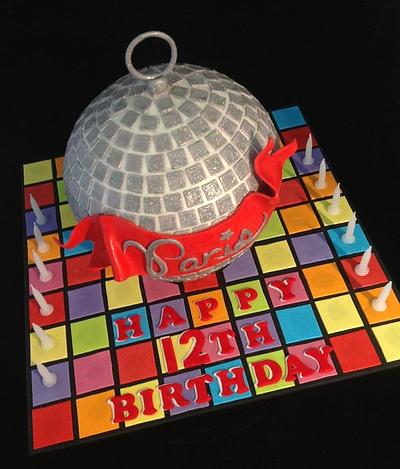 Disco Ball - Cake by Eleanor Heaphy