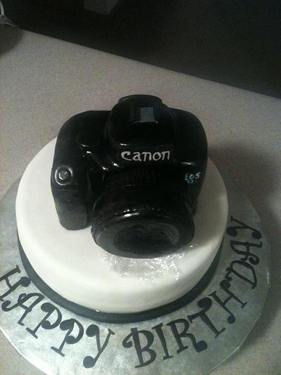 Canon Camera Cake - Cake by Cecilia Gonzalez