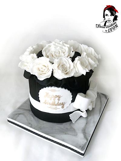 Box Of Roses - Cake by Ivon