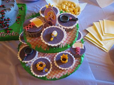 rapunzel cupcakes - Cake by serena70