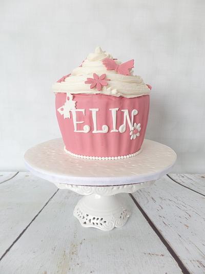 Pink cupcake - Cake by Anchored in Cake