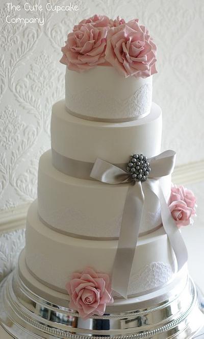 Pink and grey - Cake by Paula