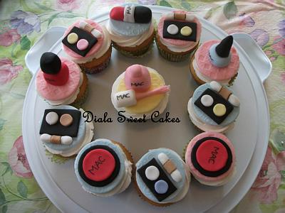 MAC make up cupcakes - Cake by DialaSweetCakes