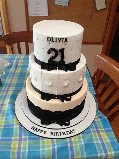 Elaborate 21st cake - Cake by Bianca Marras