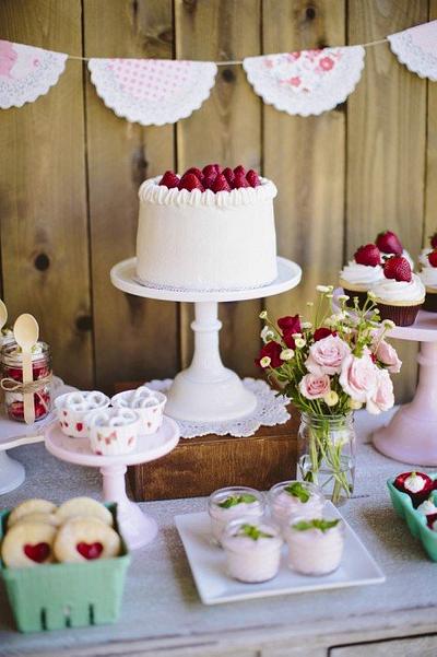 Strawberry Party - Cake by Cuteology Cakes 