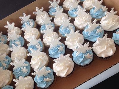 Frozen cupcakes - Cake by Woodcakes