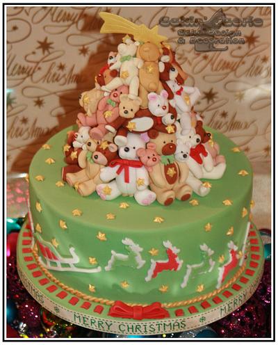 Teddy Bear Christmas Tree - Cake by Suzanne Readman - Cakin' Faerie