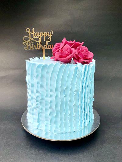 Ruffles and sugar roses - Cake by Rebecca29