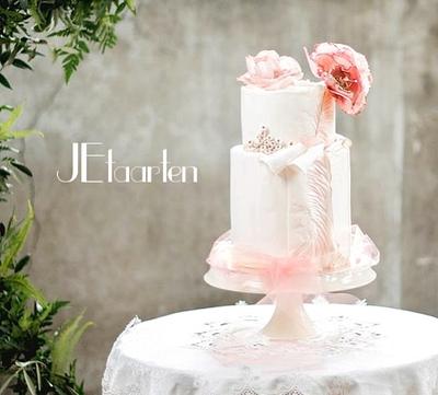 Gorgeous blush weddingcake - Cake by Judith-JEtaarten