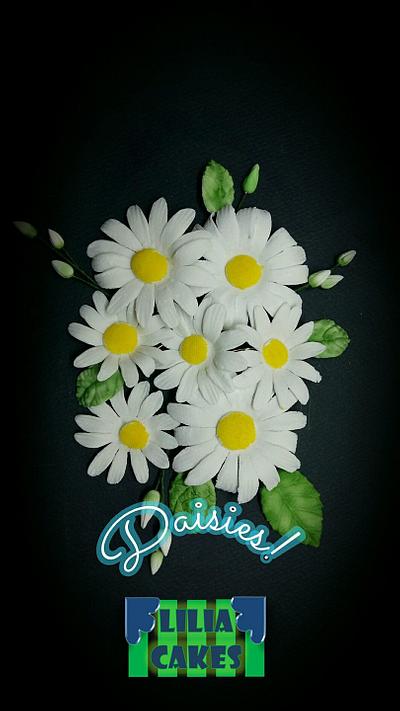 Sugar Paste Daisies - Cake by LiliaCakes