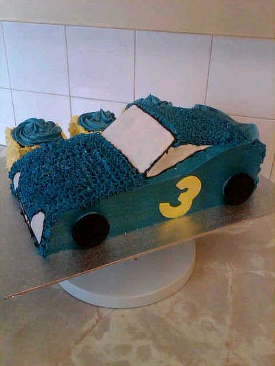 car  - Cake by Que's Cakes