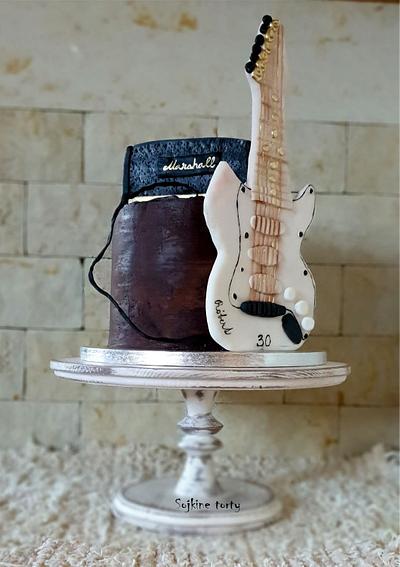 Sweet guitar  - Cake by SojkineTorty