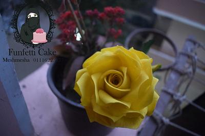 gumpaste flower - Cake by Meshmesha