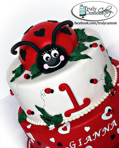 Love Bug - Cake by TrulyCustom