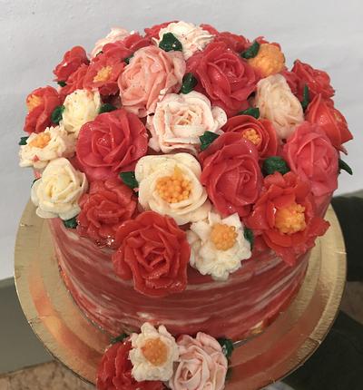 Flores de glossy buttercream - Cake by cecilia scollo