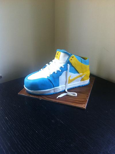 Trainer cake - Cake by George's Bakes