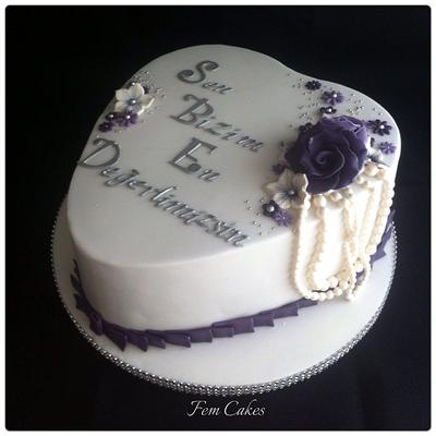 Purple flower heart cake - Cake by Fem Cakes