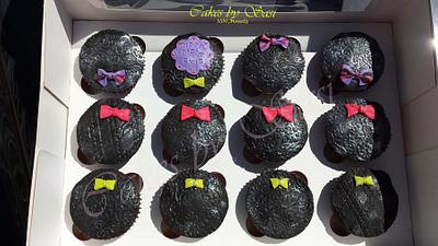 Cupcakes.... Monster High and Colour Riot - Cake by CakesbySasi