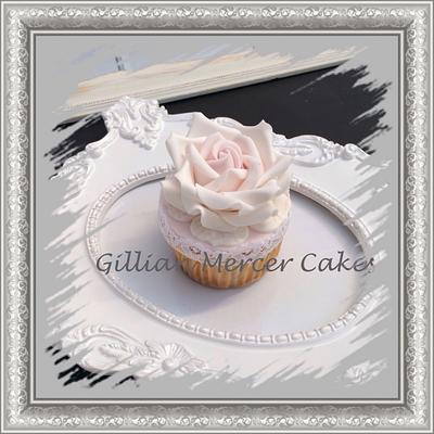 Large rose cupcake  - Cake by Gillian mercer cakes 