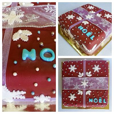 Christmas Cake Parcel - Cake by miettes