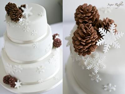 Pinecones & Snowflakes - Cake by Sugar Ruffles