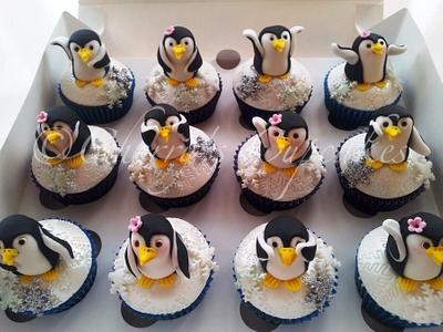 Penguin Cupcakes - Cake by Cherry's Cupcakes