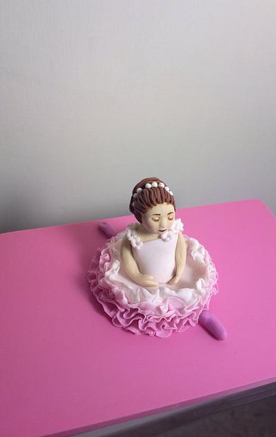 Ballerina cake topper. - Cake by Sugar&Spice by NA