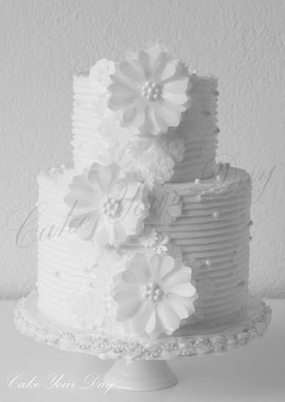White Wedding Cake.  - Cake by Cake Your Day (Susana van Welbergen)