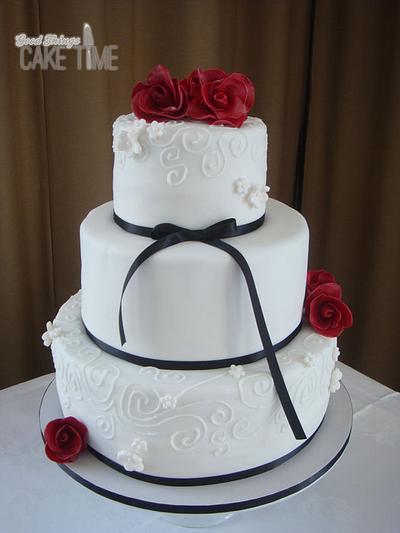 Red rose wedding - Cake by Good Things Cake Time