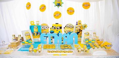 Despicable Me Candy Buffet  - Cake by Ami 