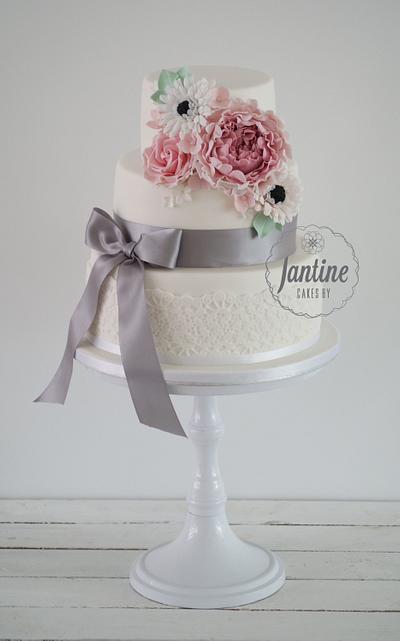 Romantic Weddingcake - Cake by Cakes by Jantine