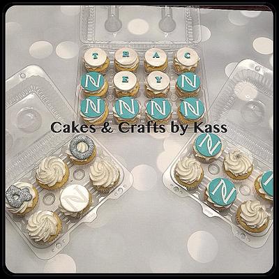 Nerium Cake and Cupcake Set - Cake by Cakes & Crafts by Kass 