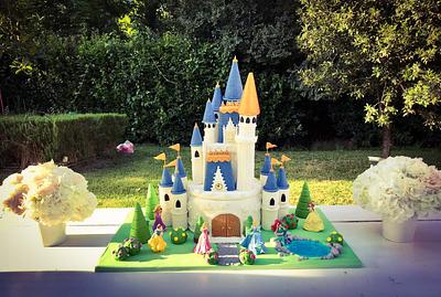Castle Disney  - Cake by Natascha Bogoiavlensky 