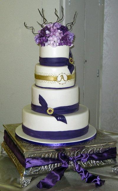 Purple Hydrangea and gold wedding cake - Cake by sking