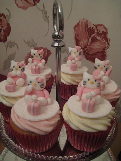 Hello Kitty cupcakes - Cake by Dottie