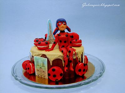 Miraculous Ladybug drip cake - Cake by Gardenia (Galecuquis)