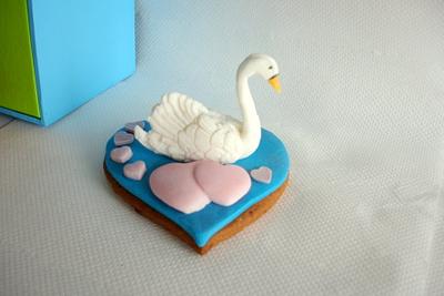 Swan on gingerbread - Cake by Valeria Sotirova