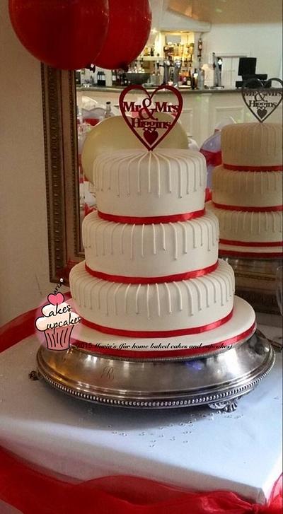 Diamonte tear drop wedding cake - Cake by Maria's