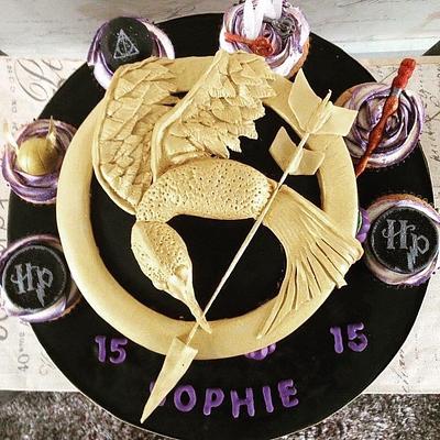 Hunger Games/Harry Potter Cake & Cupcakes - Cake by Charlotte