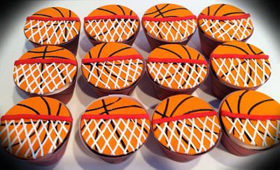 Basketball cupcakes - Cake by Skmaestas
