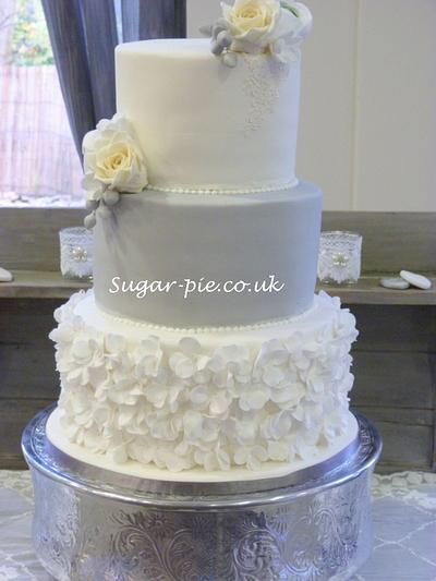Petal ruffle wedding cake  - Cake by Sugar-pie