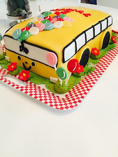 Wheels on the bus - Cake by Malika