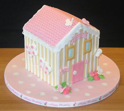 Little house with roses and butterflies - Cake by WhenEffieDecidedToBake