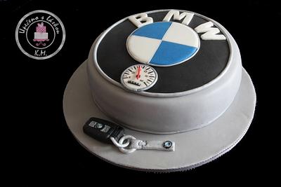 BMW logo with key and keychain - Cake by Tynka