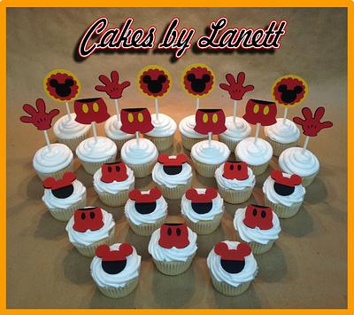 Mickey Mouse Custom Cupcakes - Cake by Lanett