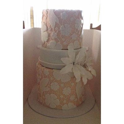 Floral lace engagement cake - Cake by Bianca Marras