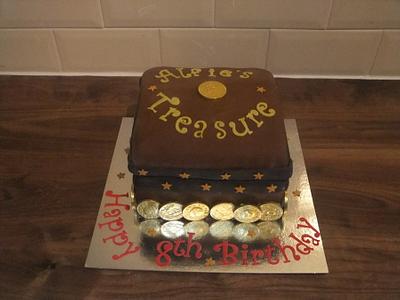 TREASURE CHEST CAKE - Cake by LindyLou