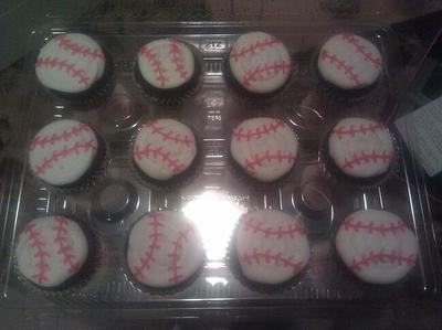 Baseball Cup Cakes and Cake Pops - Cake by Hilda