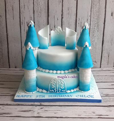 Frozen castle - Cake by Magda's Cakes (Magda Pietkiewicz)